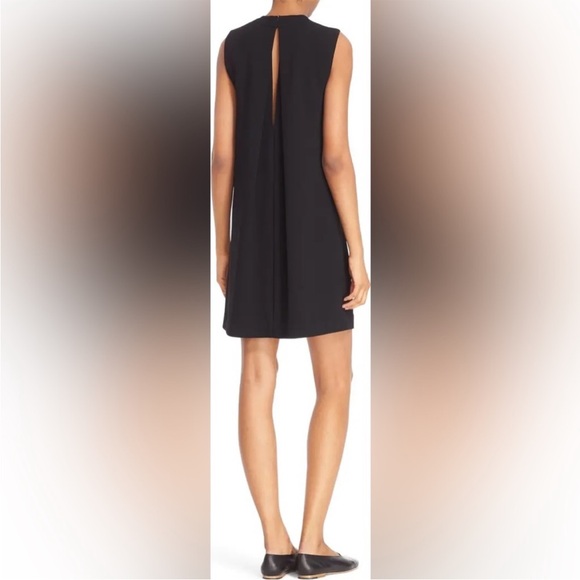 Vince. Sleeveless Silk Lined Shift Dress with Keyhole Back in Black Size 6 - Picture 2 of 10